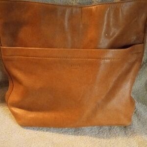 Elegant Tan Leather Messenger Bag